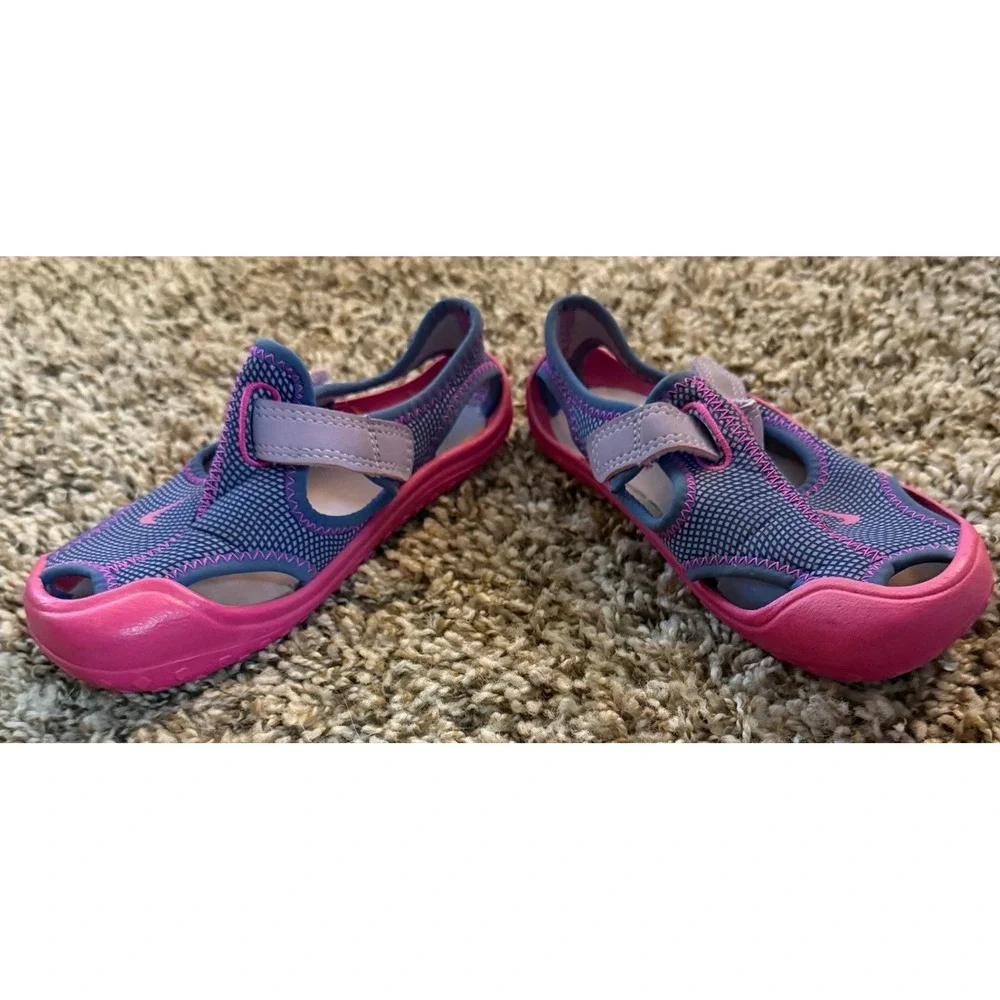 Nike Sunray Protective Water Shoes Closed toed Purple & Pink Size 6